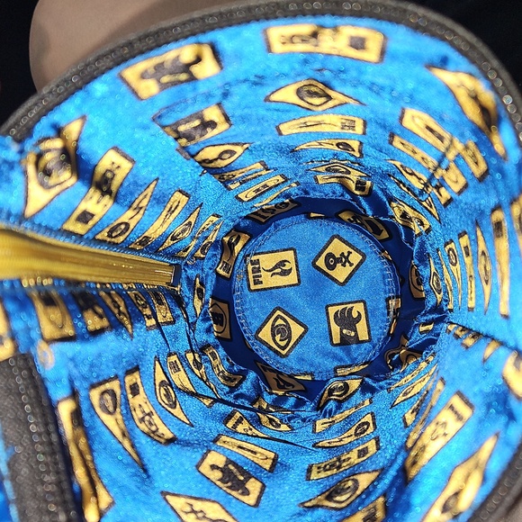 Disney x Pixar Monsters, Inc. Scream Canister Crossbody Bag - Picture 14 of 16